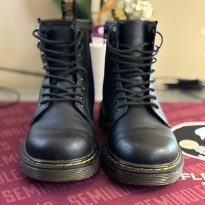 🥾 JUNIOR 1460 SOFTY T LEATHER LACE UP BOOTS